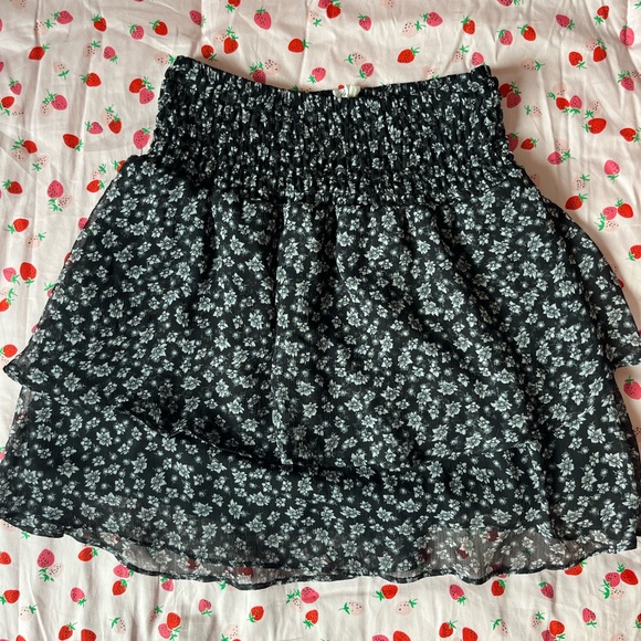 Garage XS Black Floral Ruffle Tiered Skirt - Picture 4 of 7